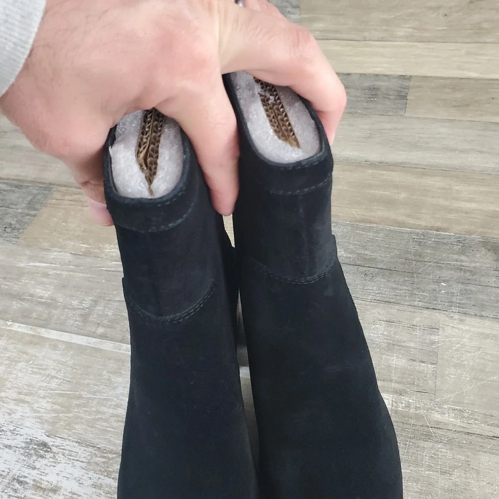 Vince Camuto Kortimy Boots Sz 7.5 Water Repellnt Suede Mid Shaft Black Zip Back